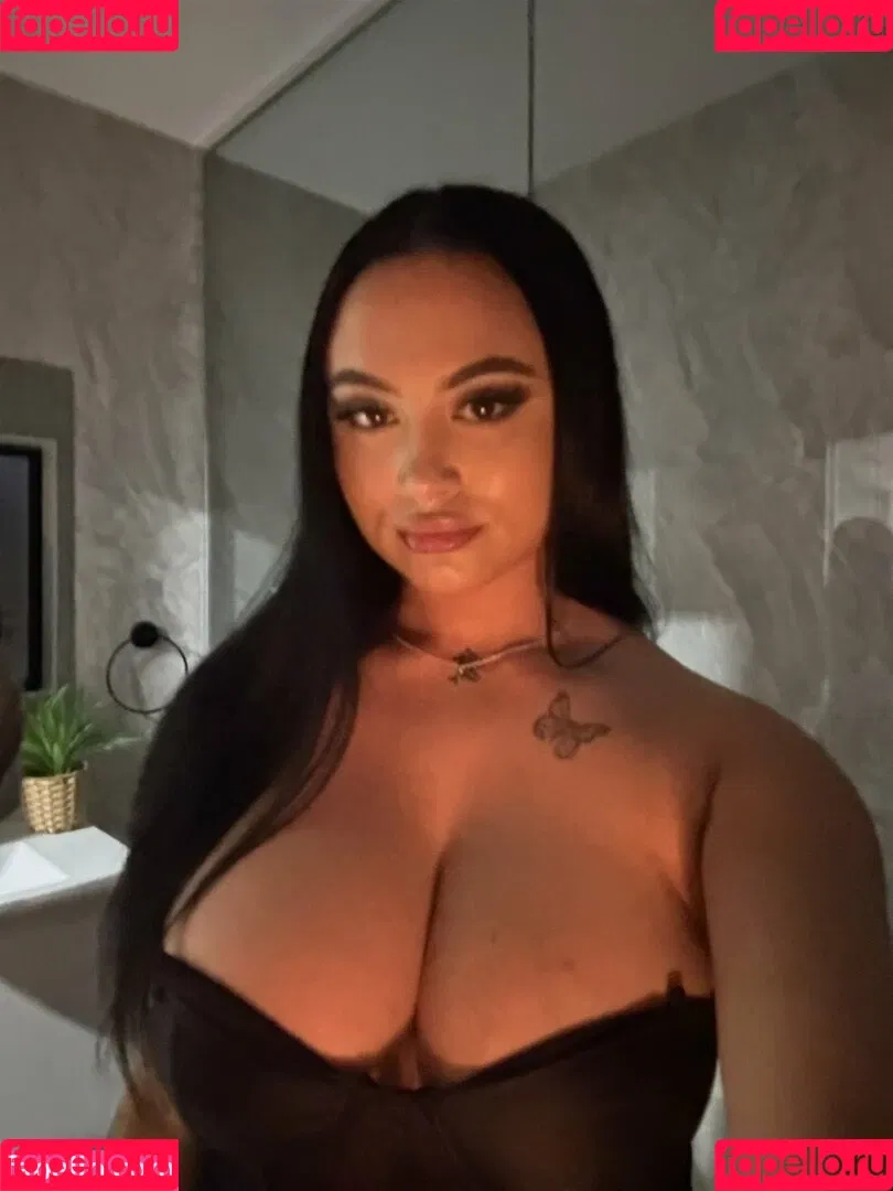 taylaraywhite Onlyfans Photo Gallery 