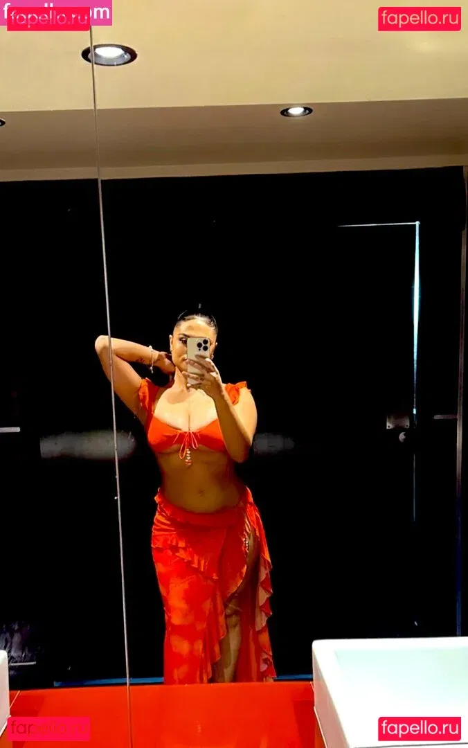 taylaraywhite Onlyfans Photo Gallery 