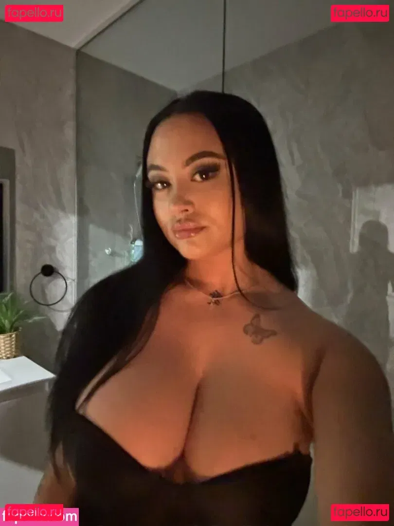 taylaraywhite Onlyfans Photo Gallery 