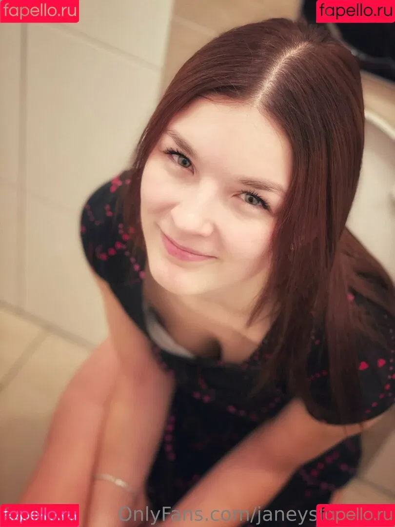janeyslifepeek Onlyfans Photo Gallery 