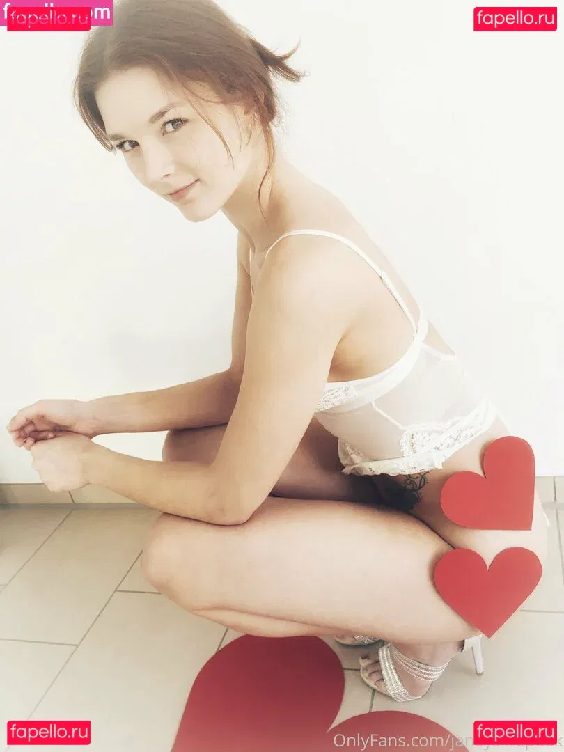 janeyslifepeek Onlyfans Photo Gallery 