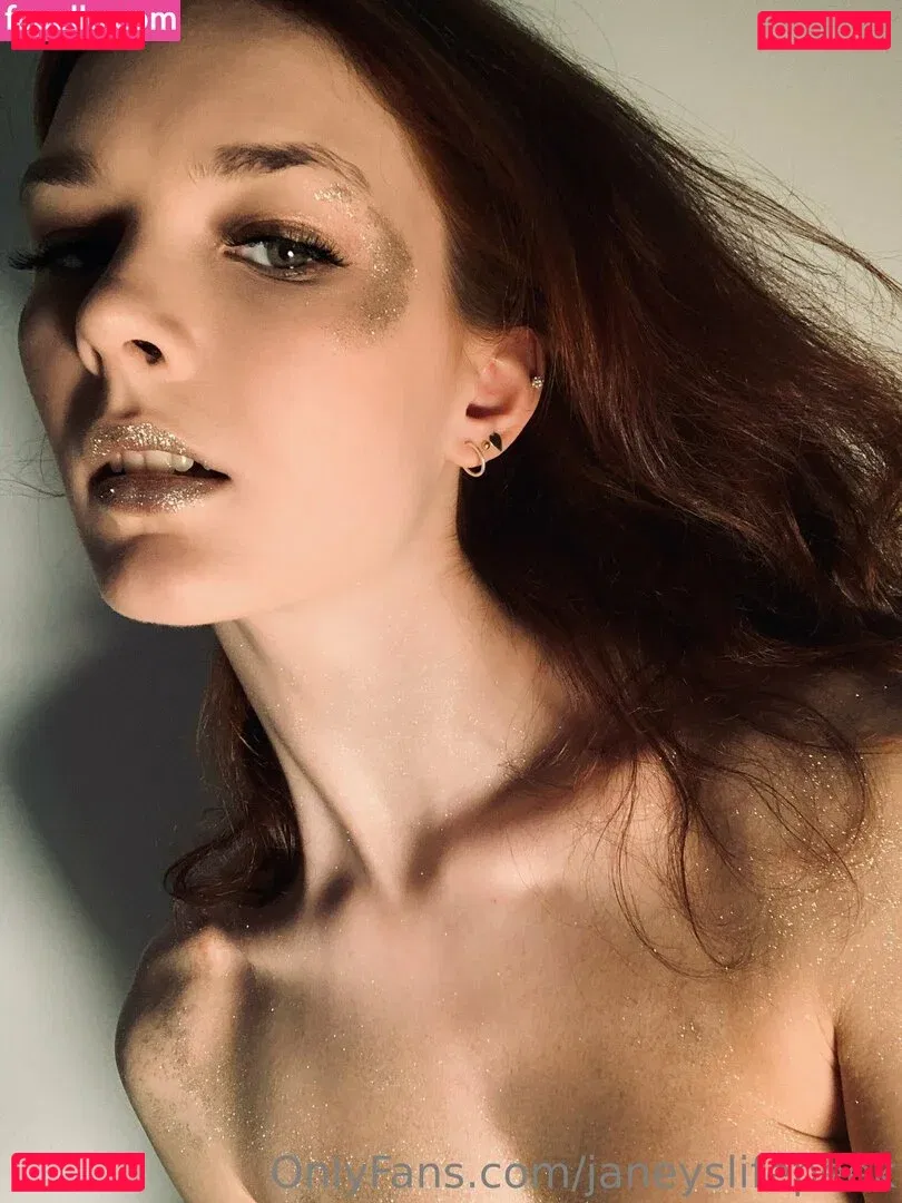 janeyslifepeek Onlyfans Photo Gallery 