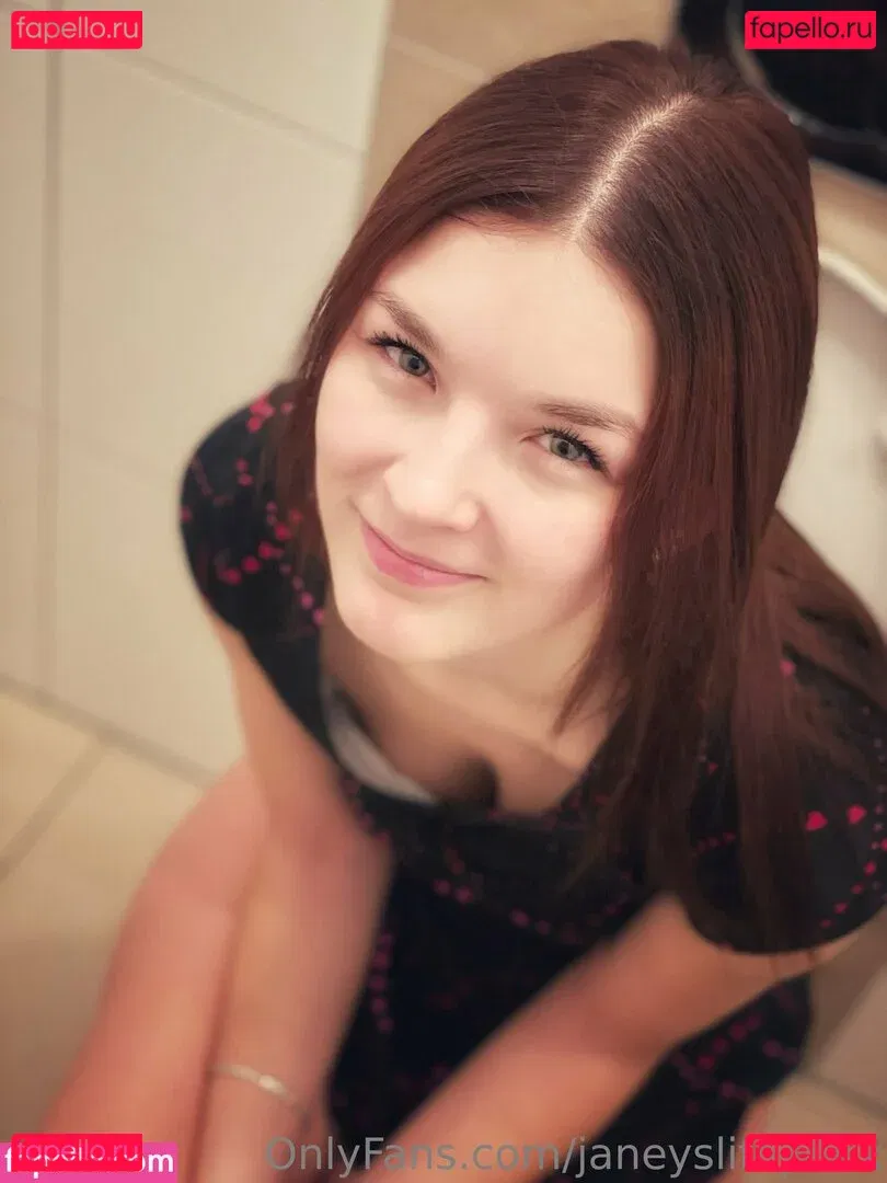 janeyslifepeek Onlyfans Photo Gallery 