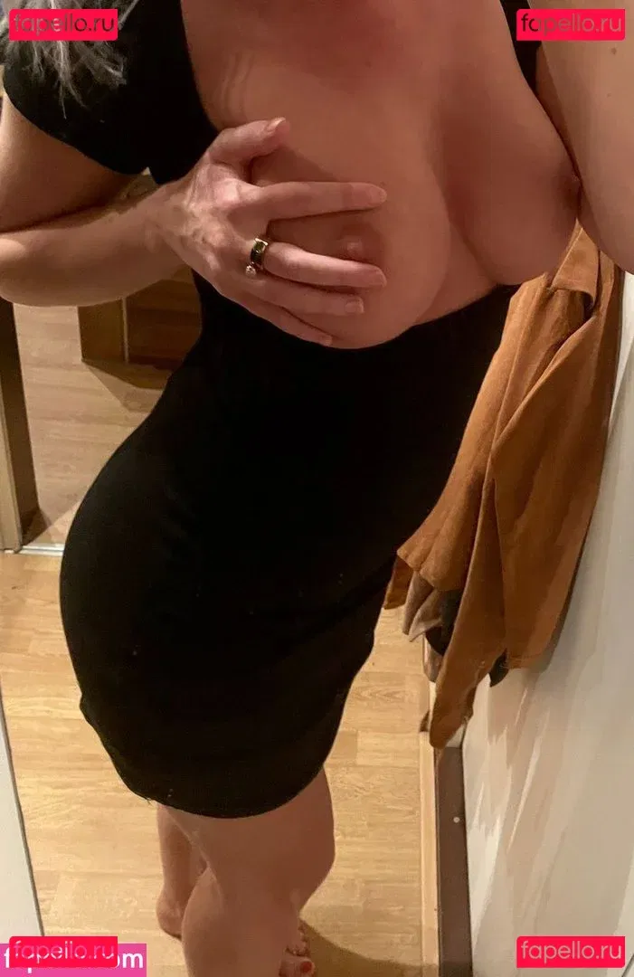 Hotwifedutchy Onlyfans Photo Gallery 