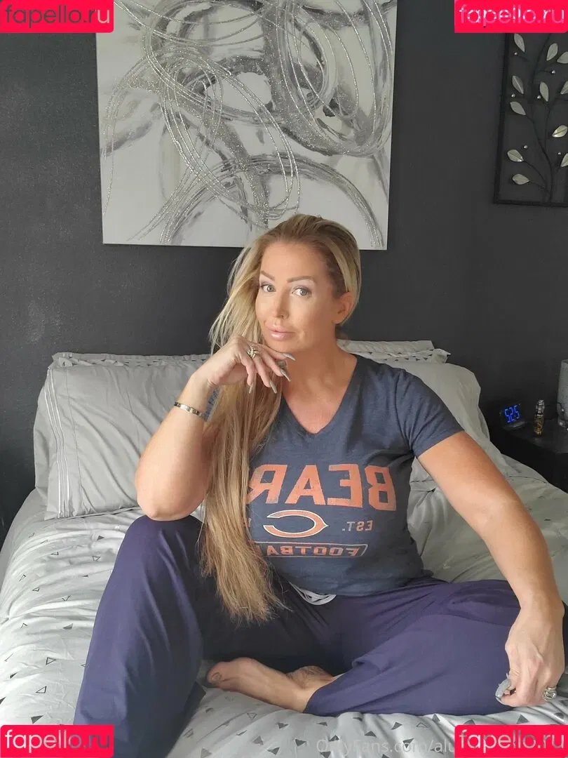 alurajenson2011 Onlyfans Photo Gallery 
