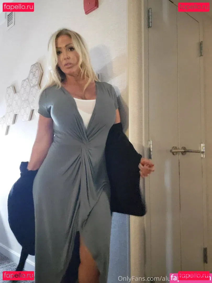 alurajenson2011 Onlyfans Photo Gallery 