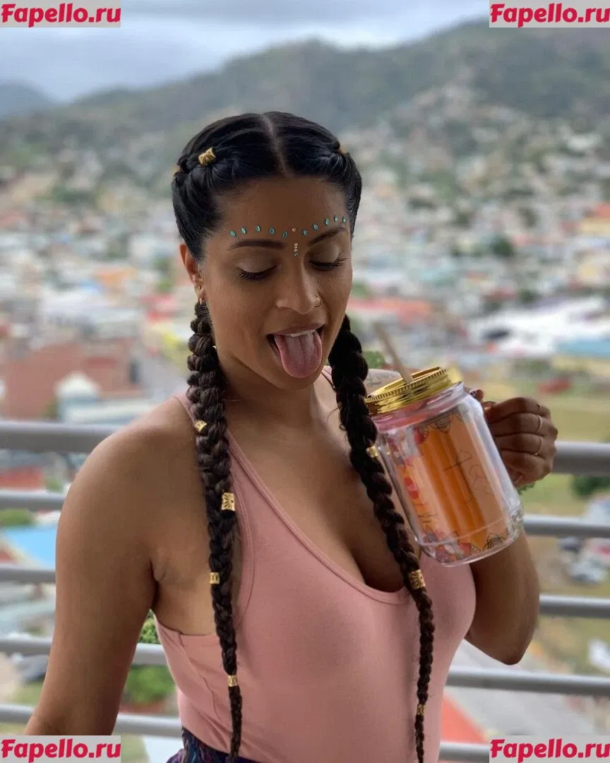Lilly Singh Onlyfans Photo Gallery 