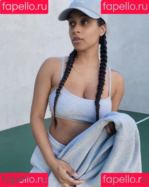 Lilly Singh Onlyfans Photo Gallery 