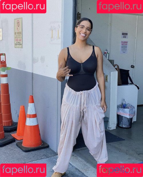 Lilly Singh Onlyfans Photo Gallery 
