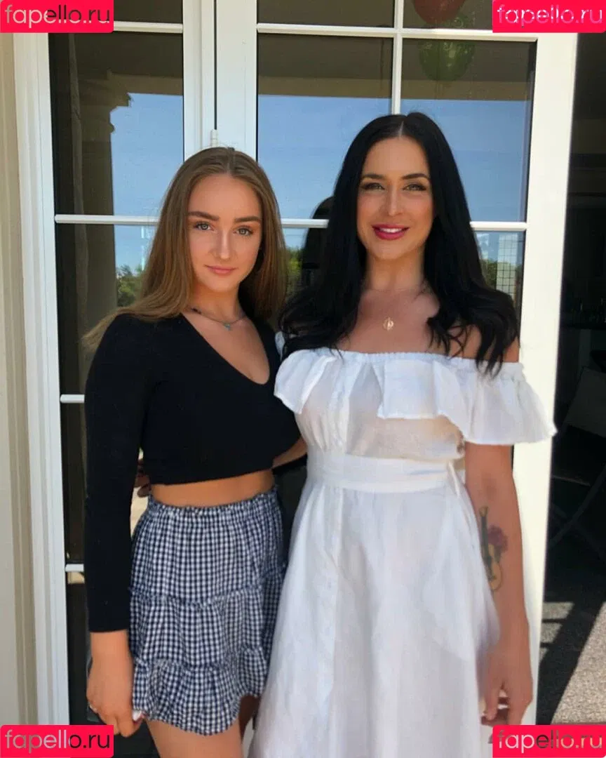Ruby Pearl Esler Onlyfans Photo Gallery 