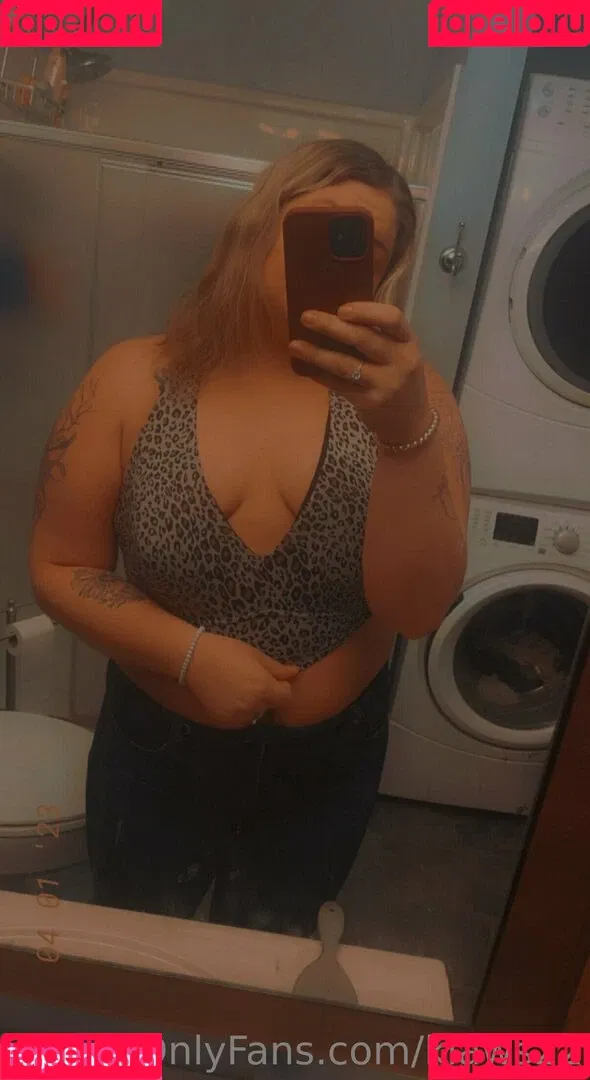 sillygirl9822 Onlyfans Photo Gallery 