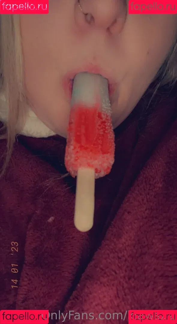 sillygirl9822 Onlyfans Photo Gallery 