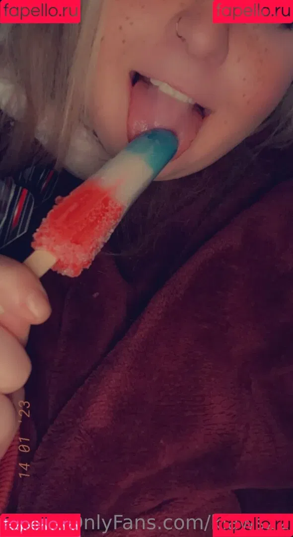 sillygirl9822 Onlyfans Photo Gallery 