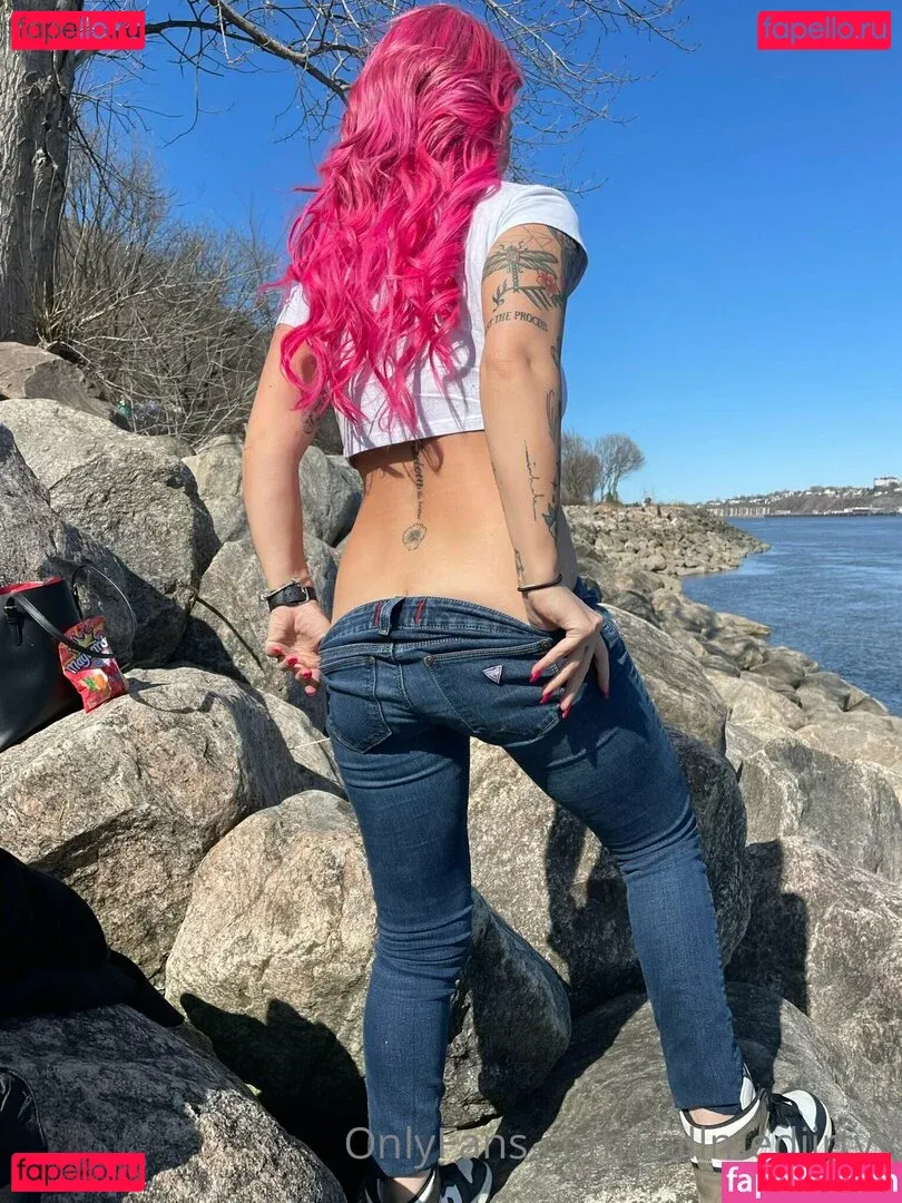 layrose1 Onlyfans Photo Gallery 