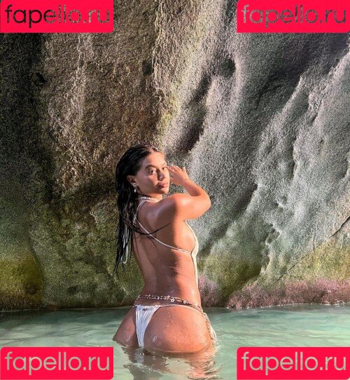 Sofia Jamora Onlyfans Photo Gallery 