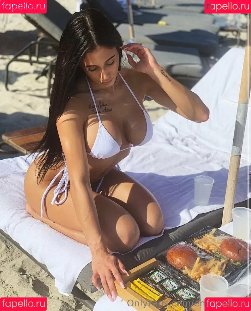 Emilyy Wild Onlyfans Photo Gallery 