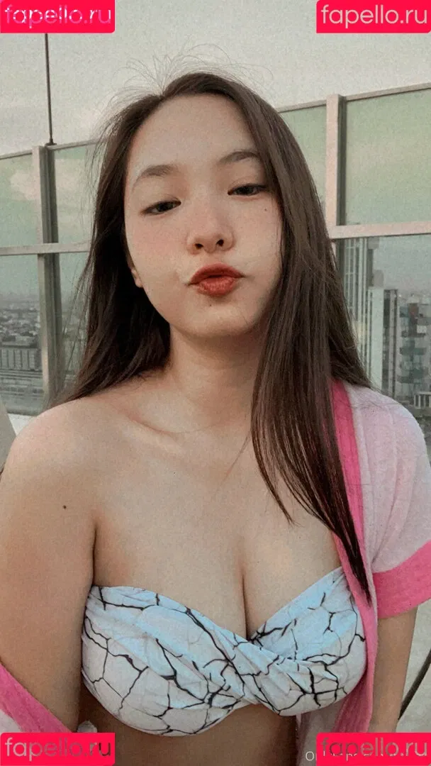 Nachpatcharawee Arjsalee Onlyfans Photo Gallery 