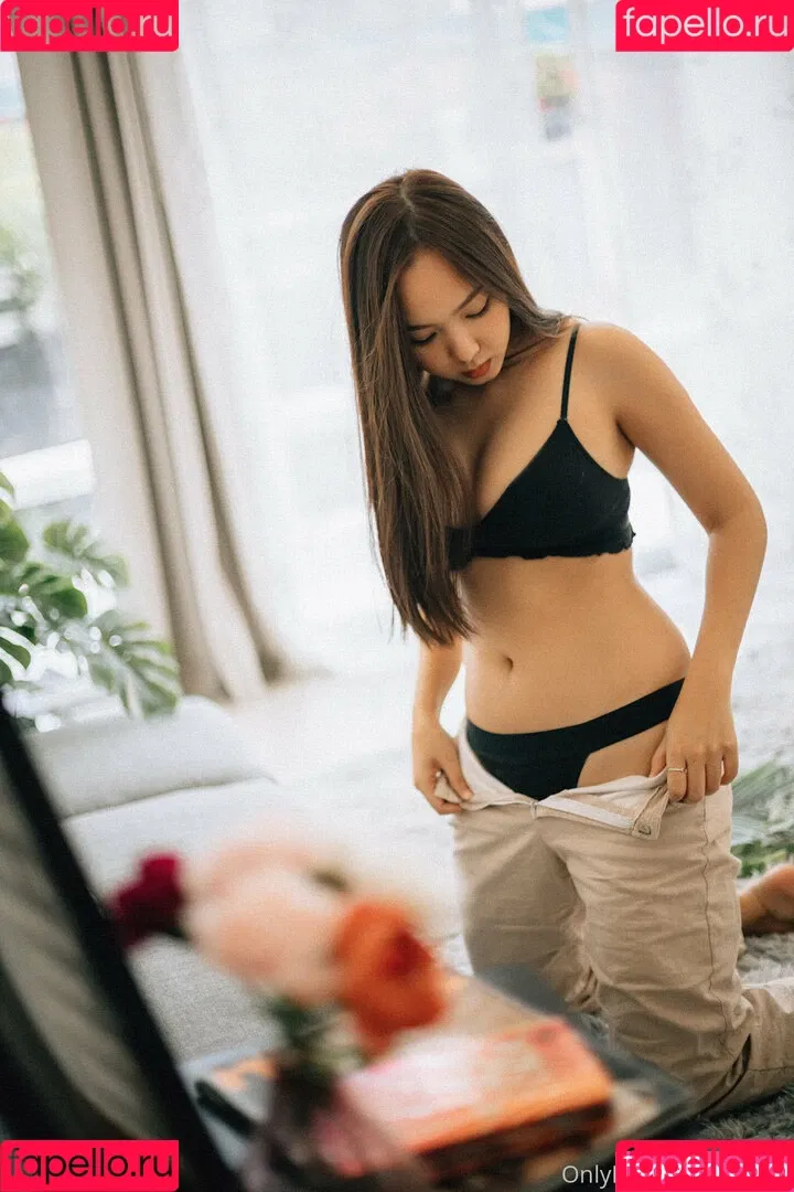 Nachpatcharawee Arjsalee Onlyfans Photo Gallery 