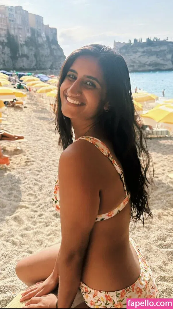 Arasha Lalani Onlyfans Photo Gallery 