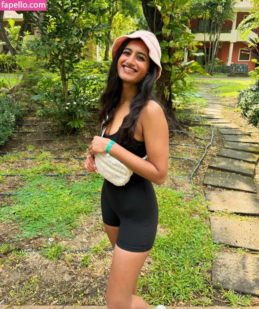 Arasha Lalani Onlyfans Photo Gallery 
