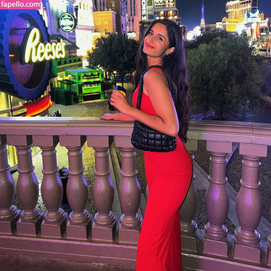 Arasha Lalani Onlyfans Photo Gallery 