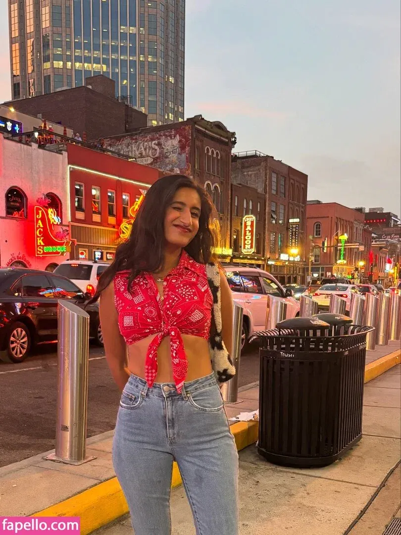 Arasha Lalani Onlyfans Photo Gallery 