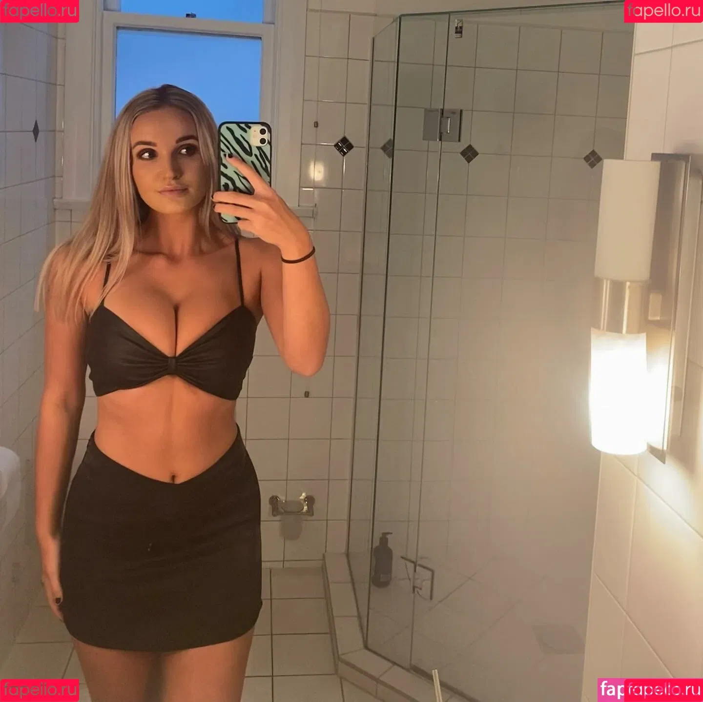 Vee Campbell Onlyfans Photo Gallery 