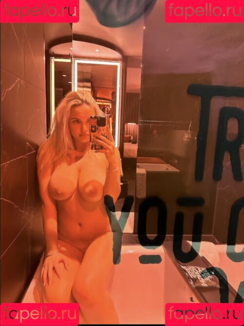 Vee Campbell Onlyfans Photo Gallery 