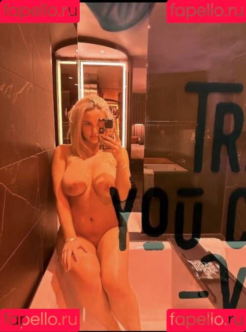 Vee Campbell Onlyfans Photo Gallery 