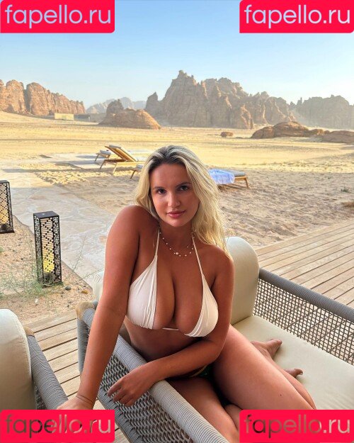 Vee Campbell Onlyfans Photo Gallery 