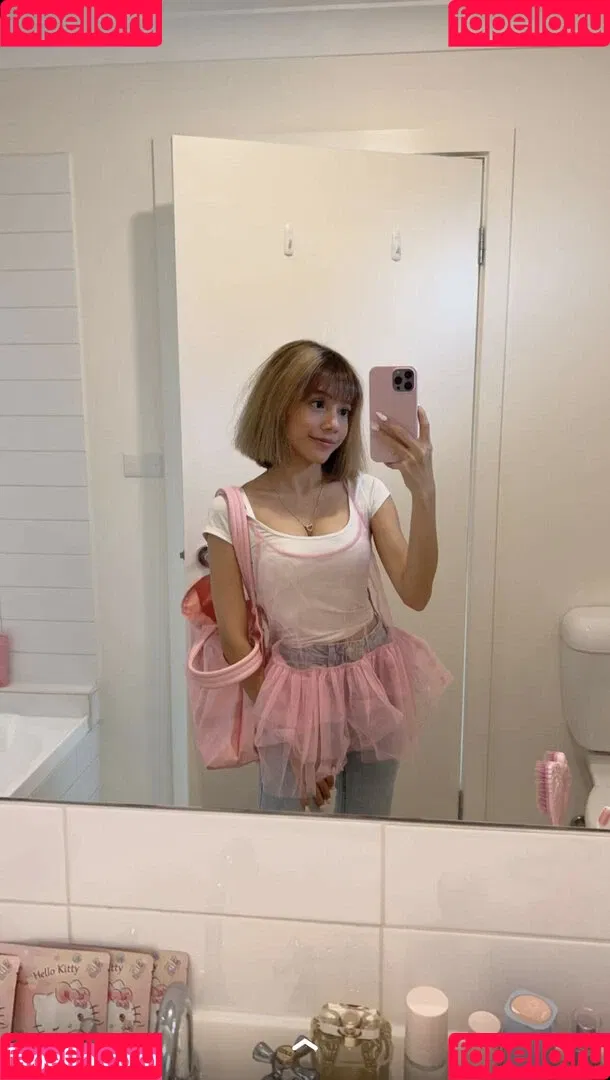 Eeeveenara Onlyfans Photo Gallery 