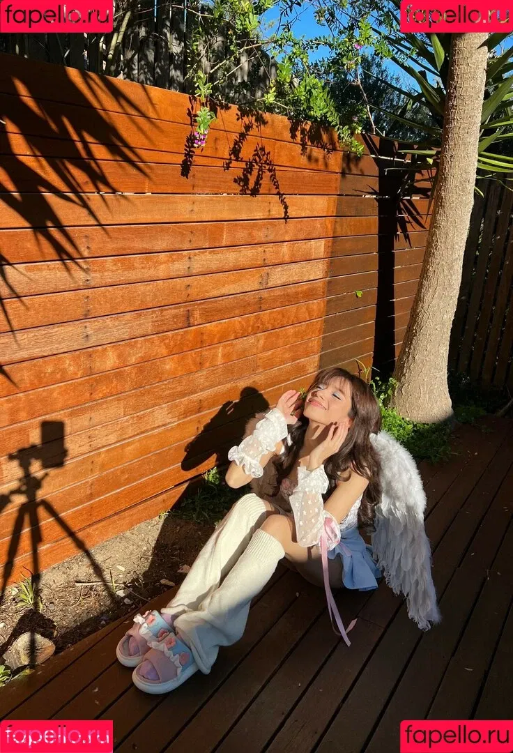 Eeeveenara Onlyfans Photo Gallery 