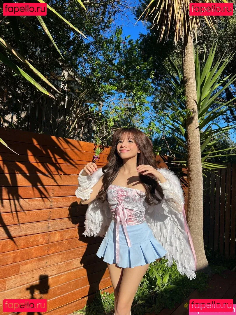 Eeeveenara Onlyfans Photo Gallery 