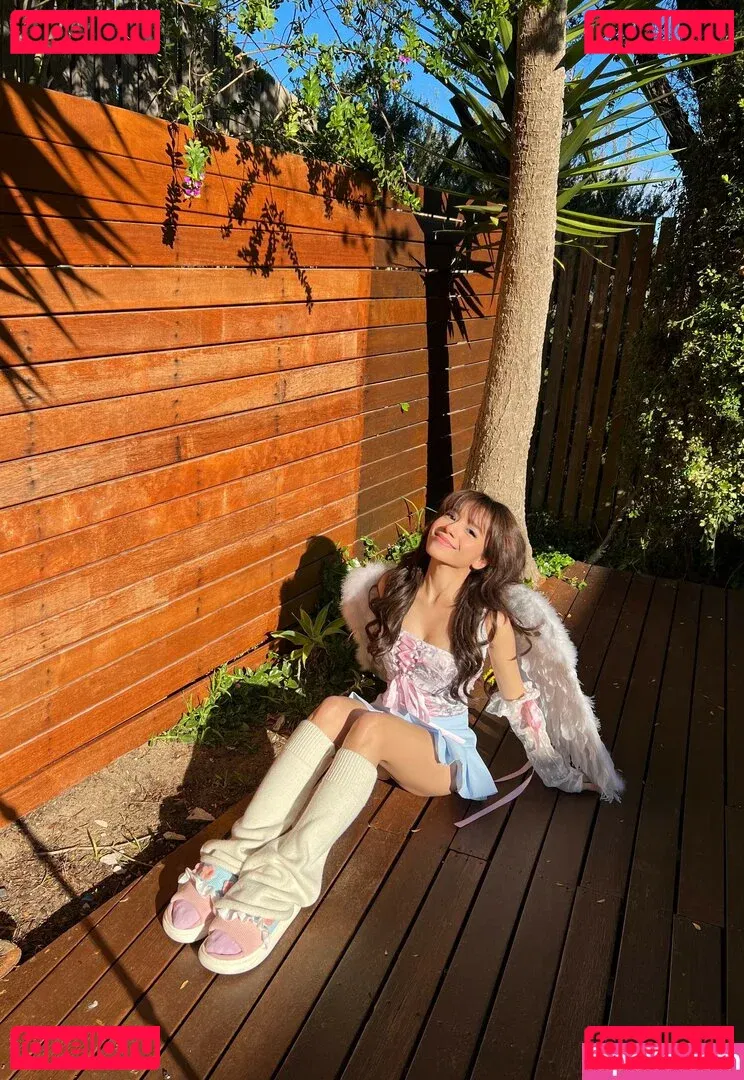 Eeeveenara Onlyfans Photo Gallery 