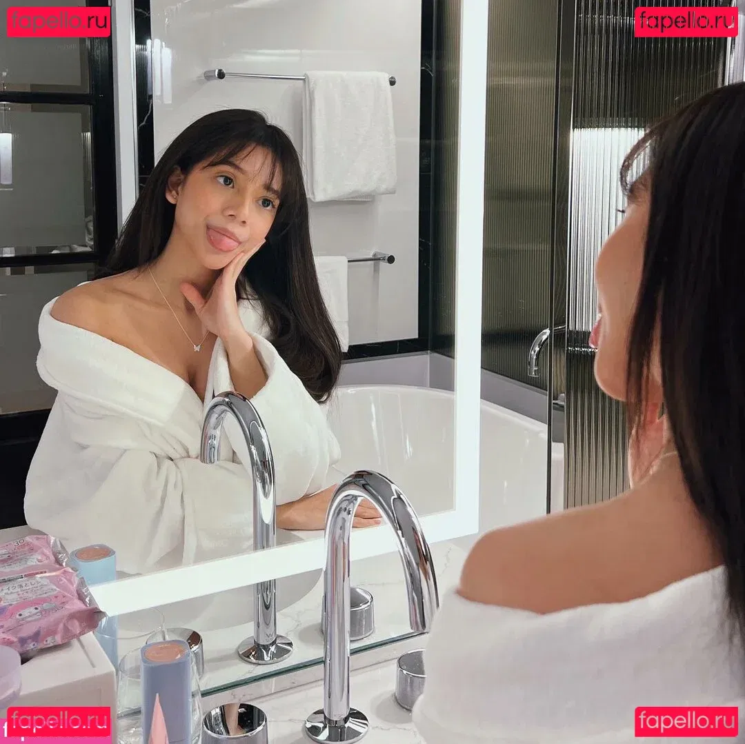 Eeeveenara Onlyfans Photo Gallery 