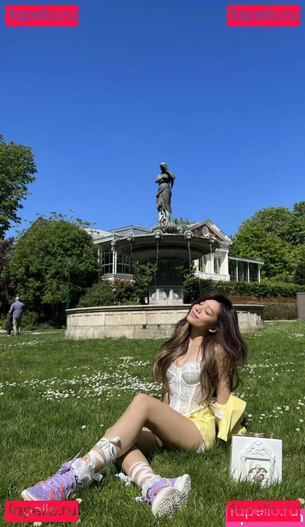 Eeeveenara Onlyfans Photo Gallery 