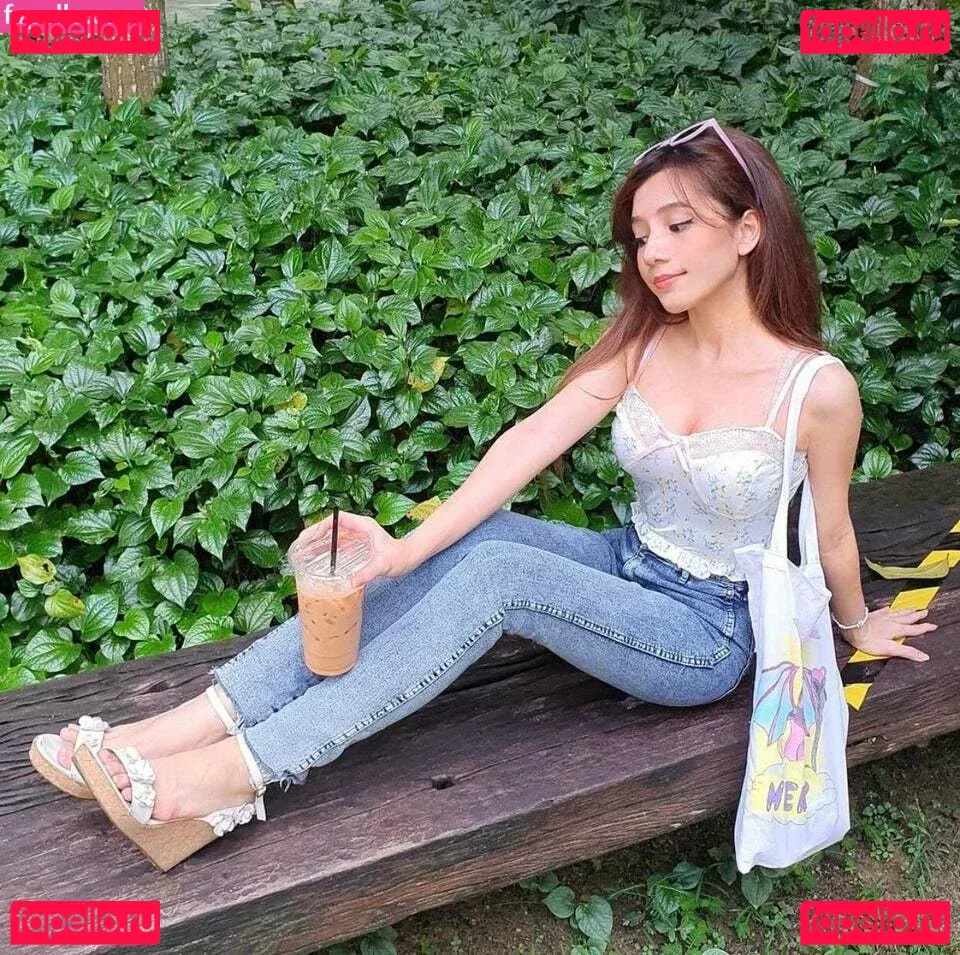 Eeeveenara Onlyfans Photo Gallery 