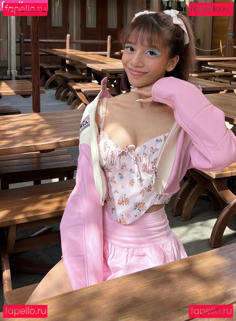 Eeeveenara Onlyfans Photo Gallery 