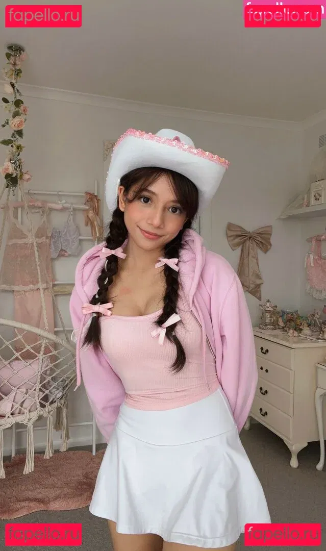 Eeeveenara Onlyfans Photo Gallery 