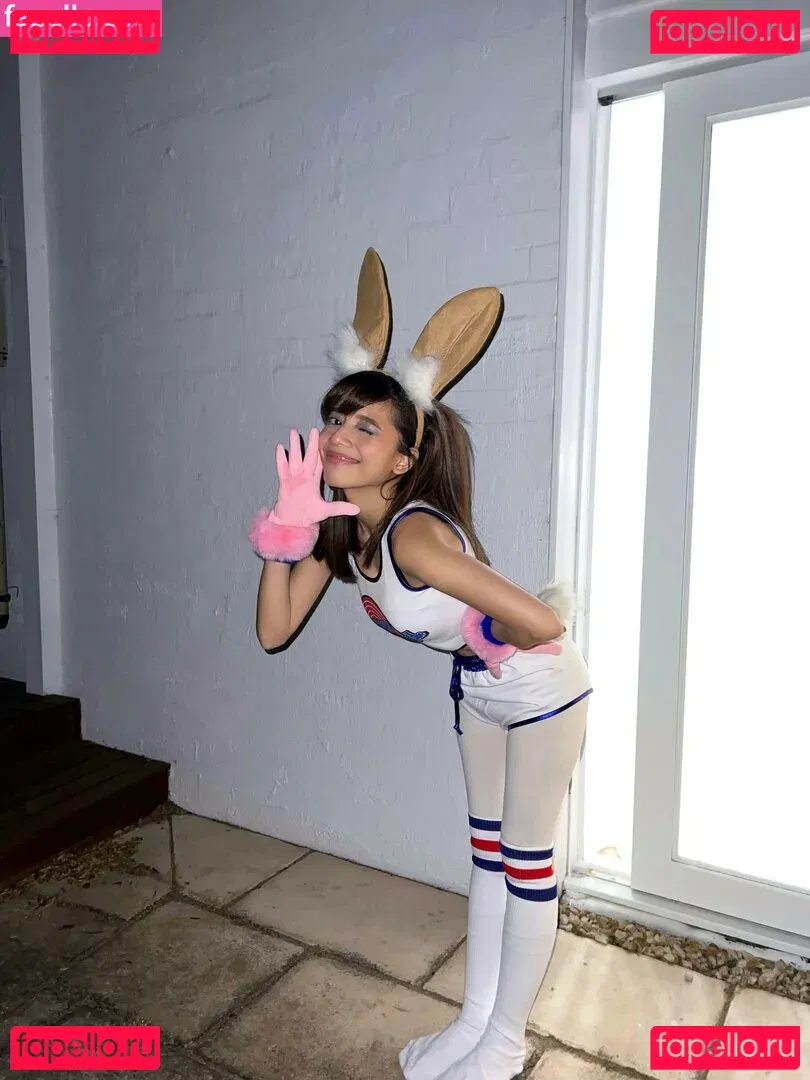 Eeeveenara Onlyfans Photo Gallery 