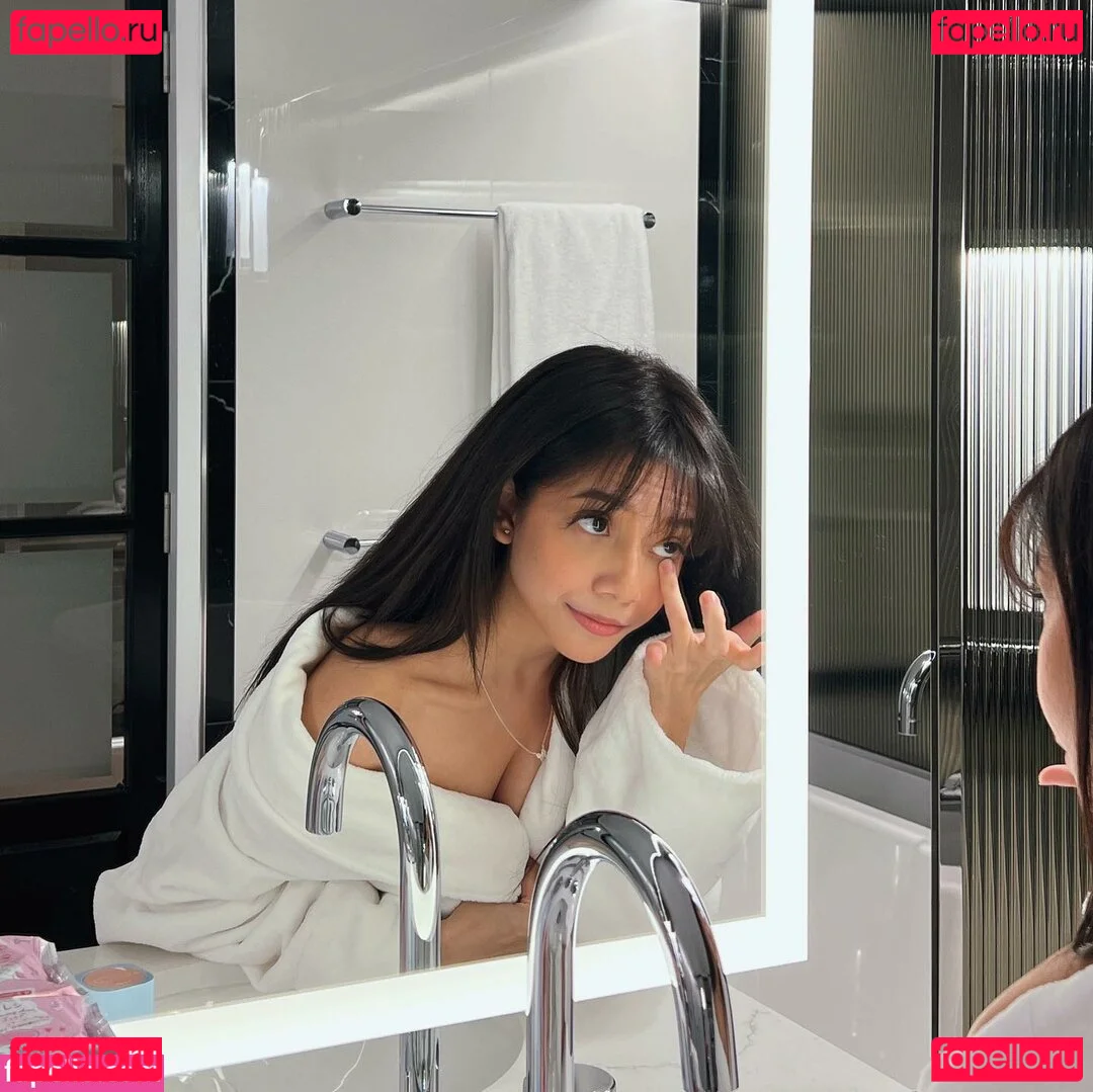 Eeeveenara Onlyfans Photo Gallery 