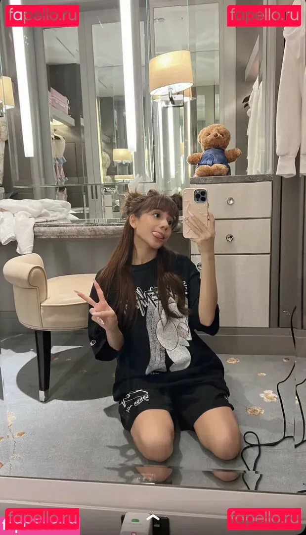 Eeeveenara Onlyfans Photo Gallery 