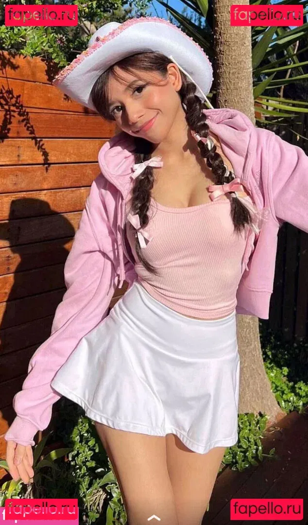 Eeeveenara Onlyfans Photo Gallery 