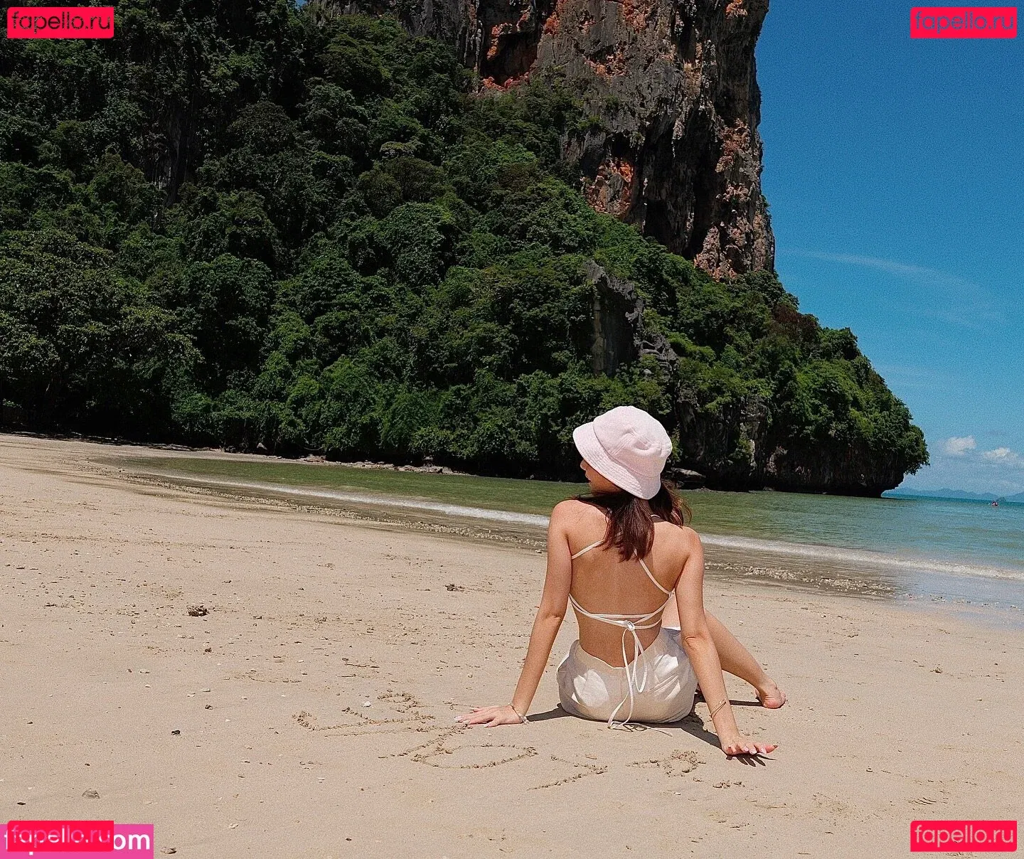 Eeeveenara Onlyfans Photo Gallery 