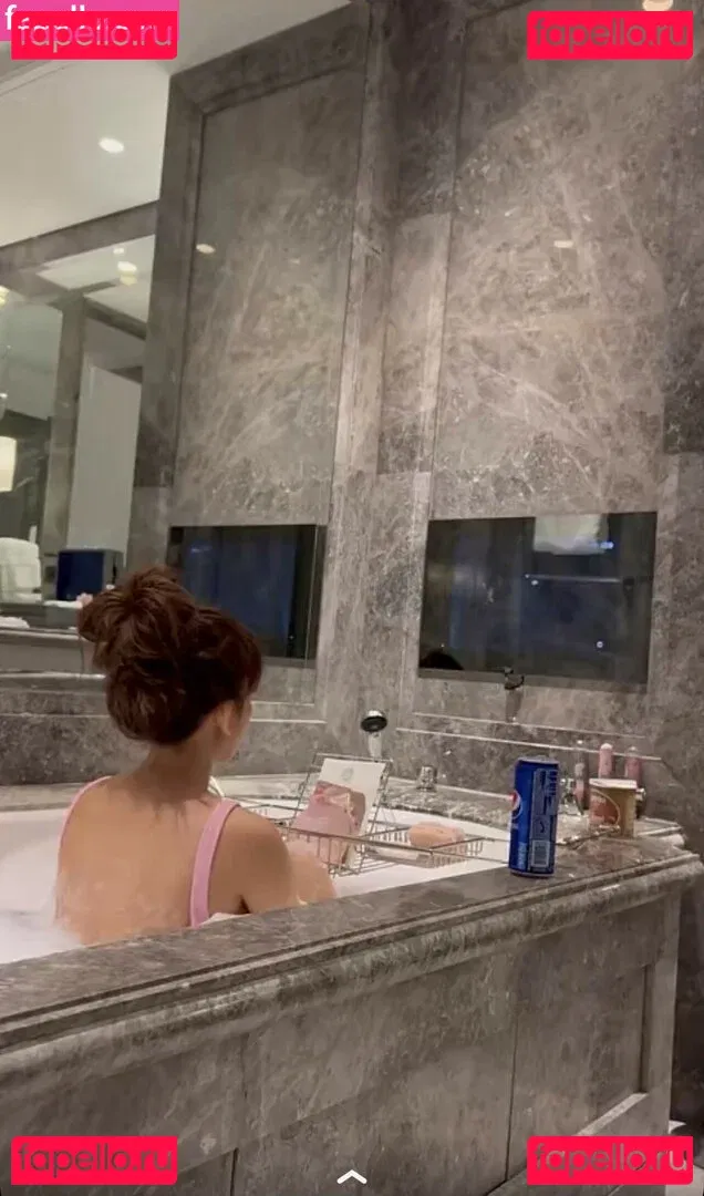 Eeeveenara Onlyfans Photo Gallery 