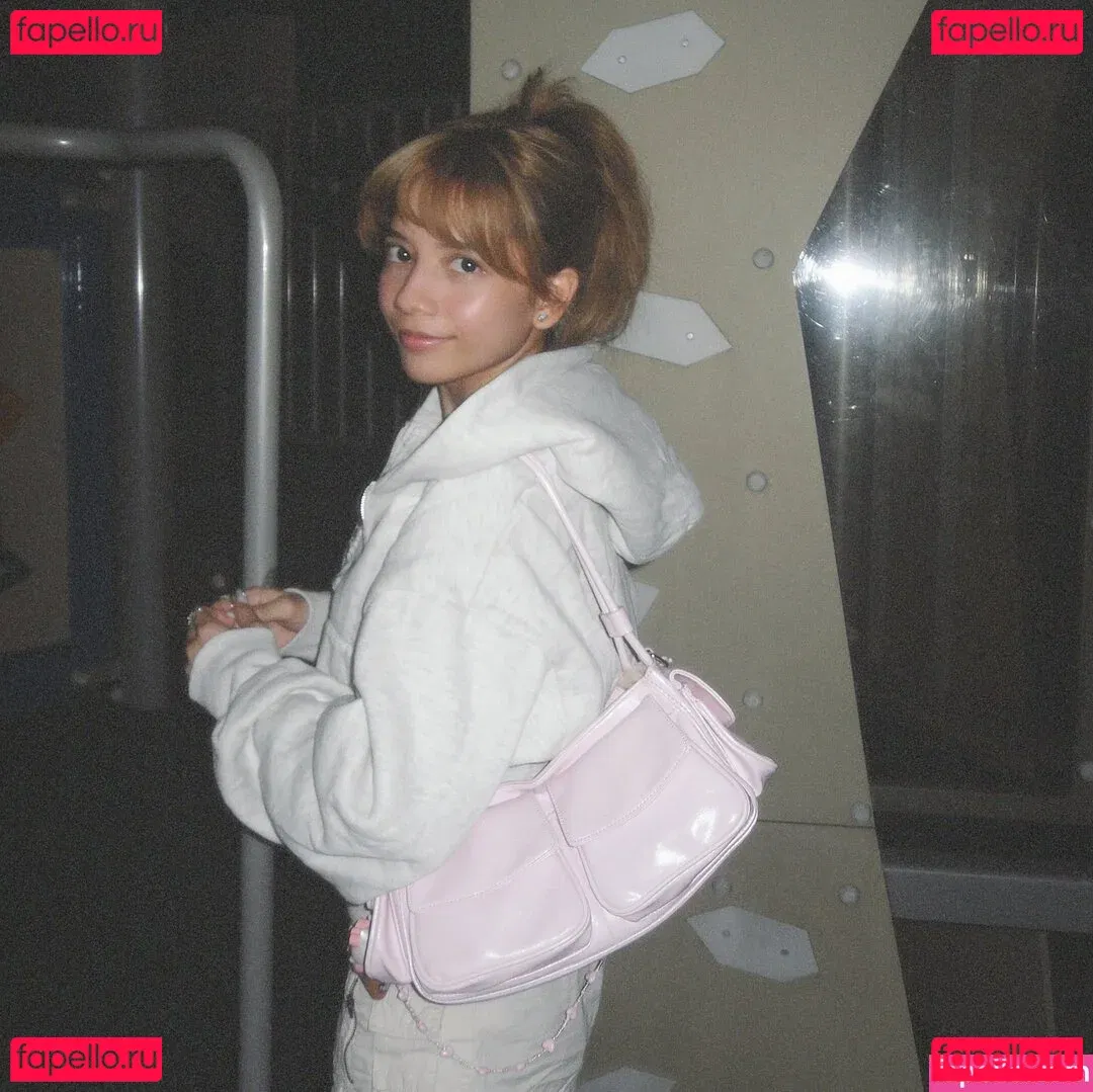 Eeeveenara Onlyfans Photo Gallery 