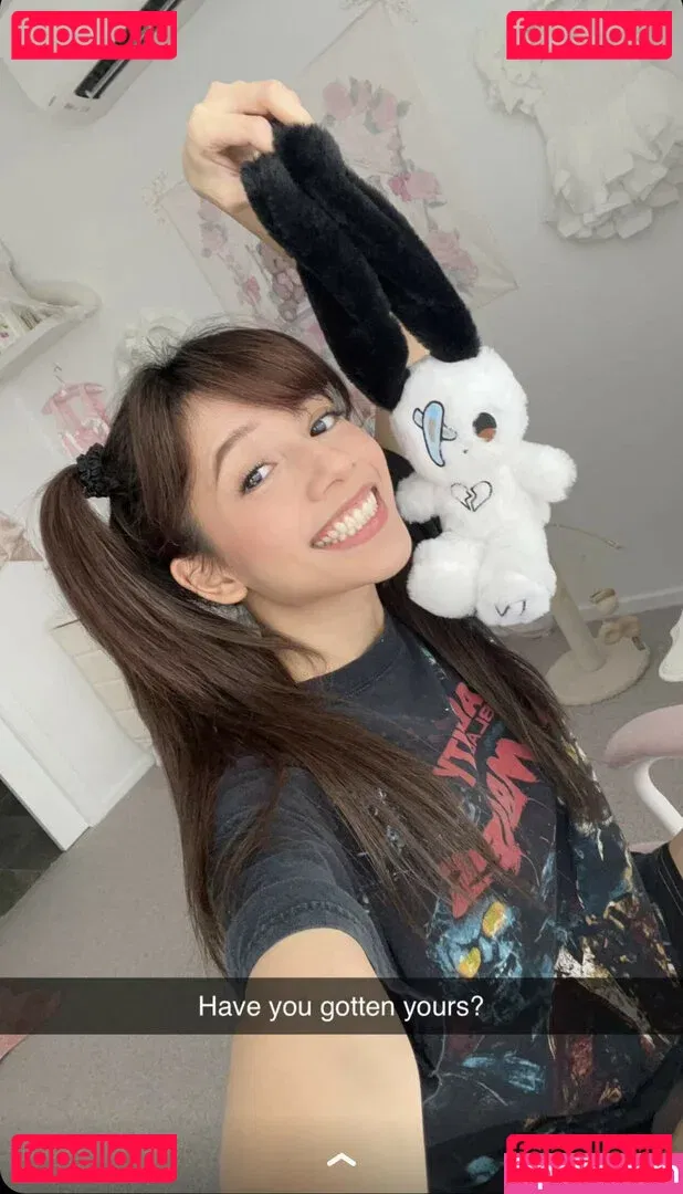 Eeeveenara Onlyfans Photo Gallery 