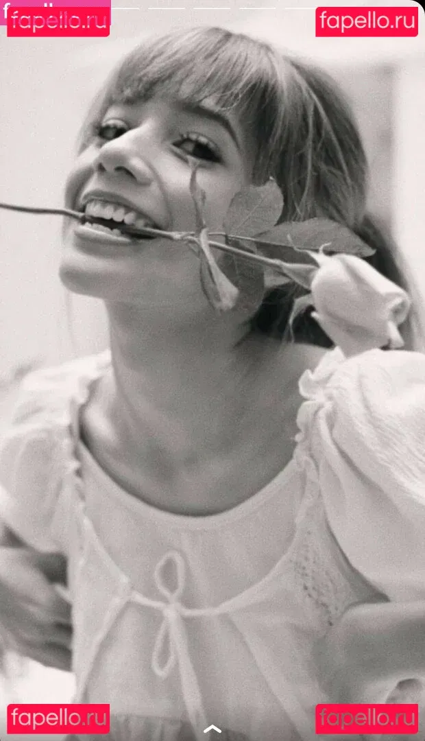 Eeeveenara Onlyfans Photo Gallery 