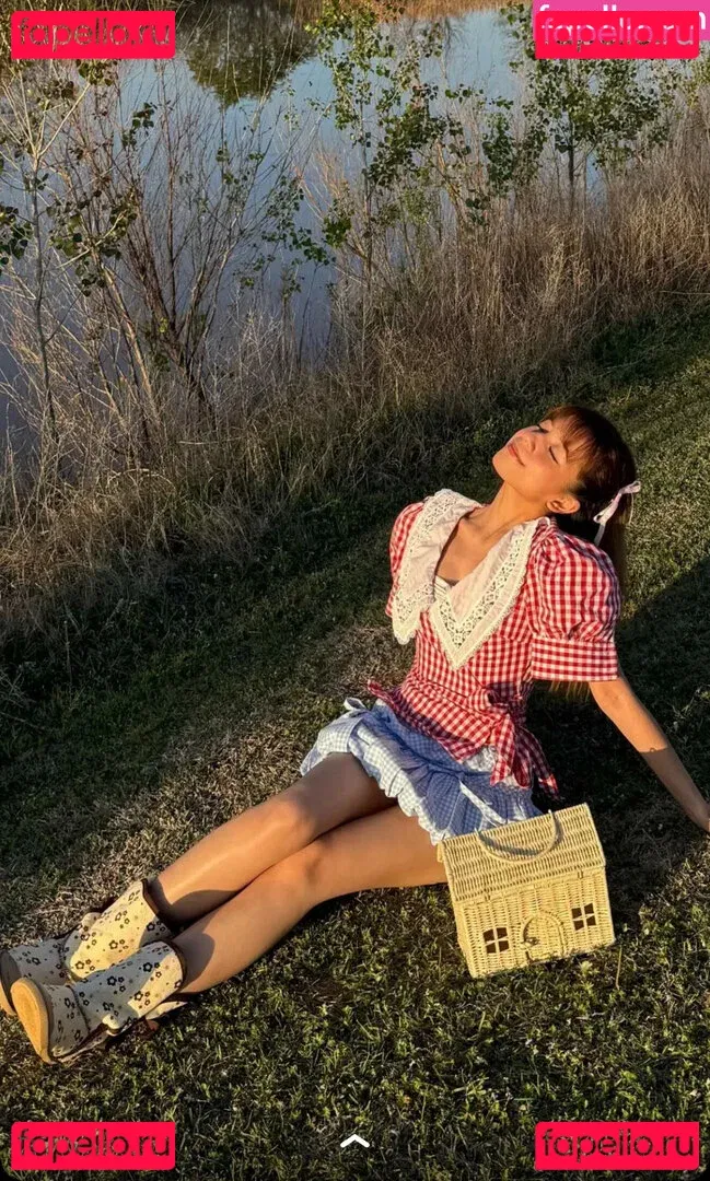 Eeeveenara Onlyfans Photo Gallery 