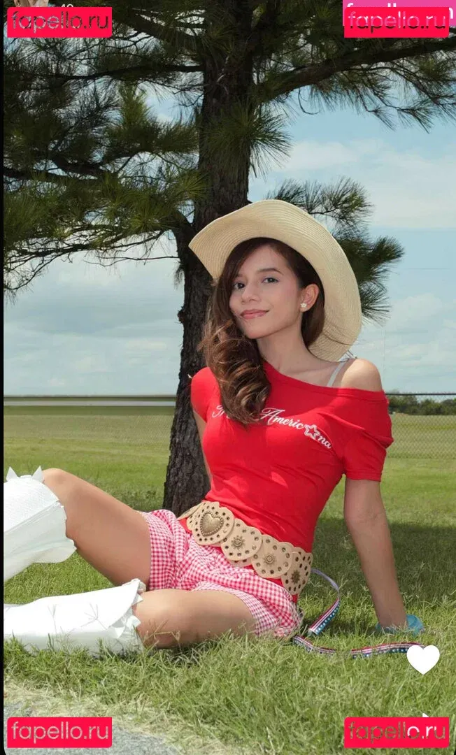 Eeeveenara Onlyfans Photo Gallery 